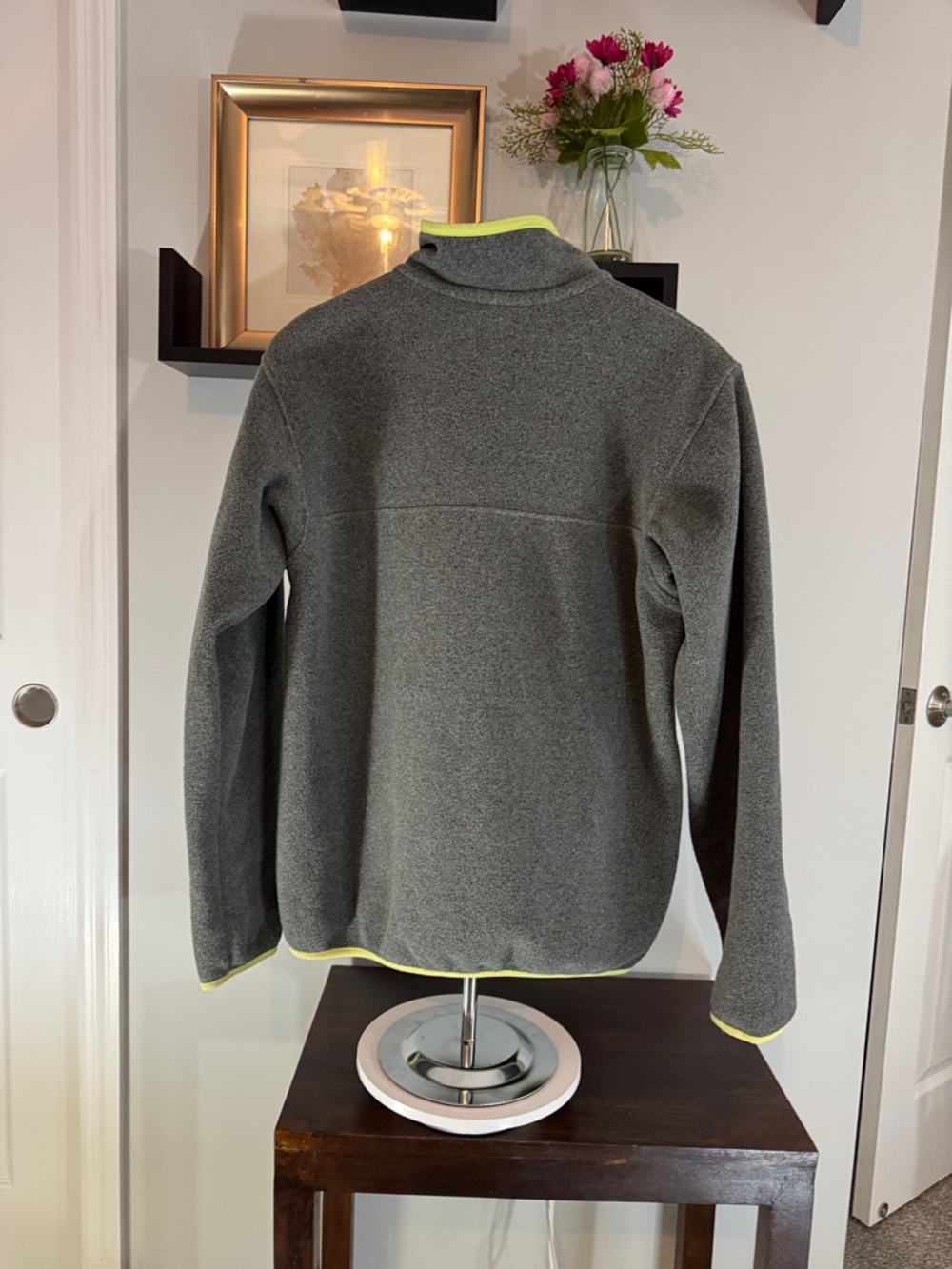 Patagonia Charcoal Fleece Snap Pullover with Yellow Accents - Picture 2 of 3